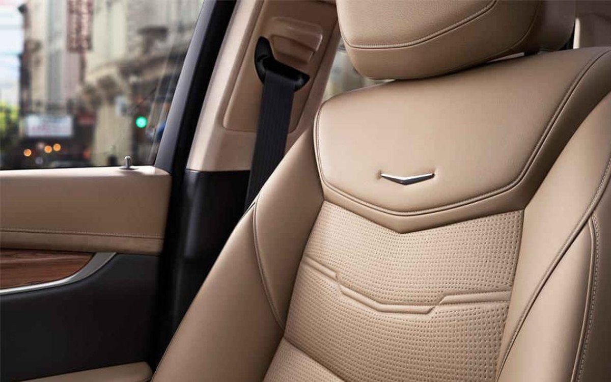 Cadillac XT5 interior